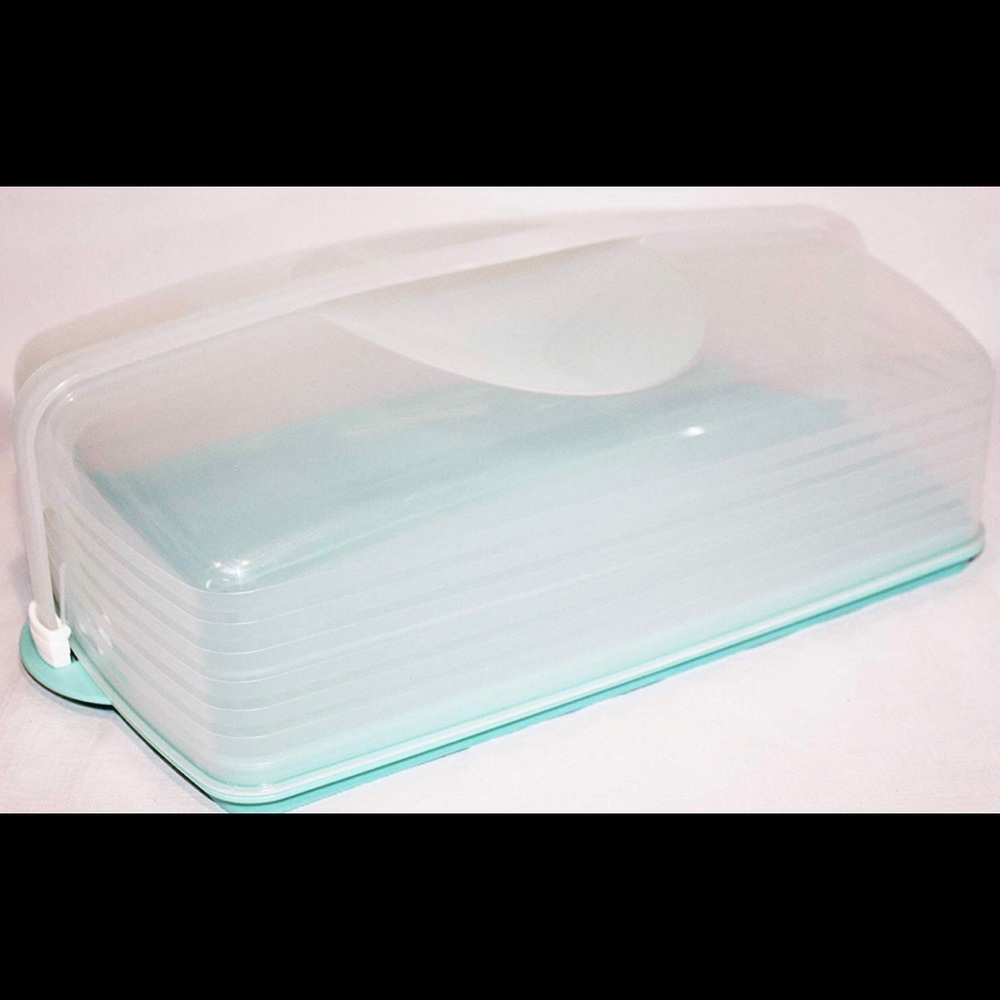Tupperware Cake & Cupcake Taker - Picture 4 of 4